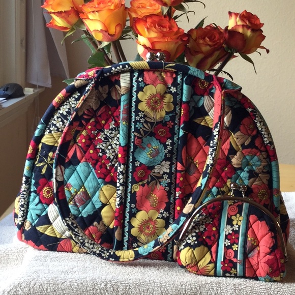 Vera Bradley Handbags - VERA BRADLEY BAG and COIN PURSE 🌻🌼🌷🥀💐🌸🌹🌺🌻